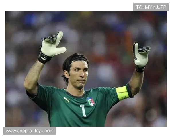 布冯生涯回顾：意大利门神的不朽守护