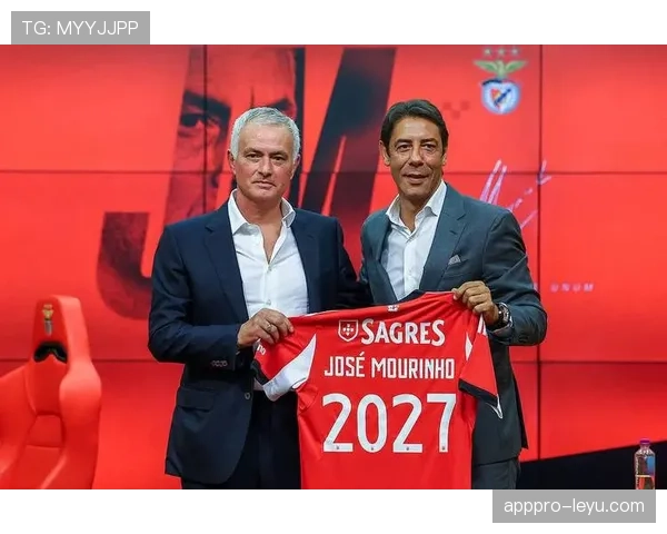 穆里尼奥引领中场革新，助推球队战术全面升级