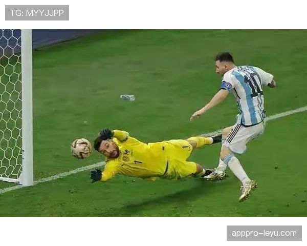 梅西率阿根廷登顶世界杯，传奇球星状态回勇再绽光芒