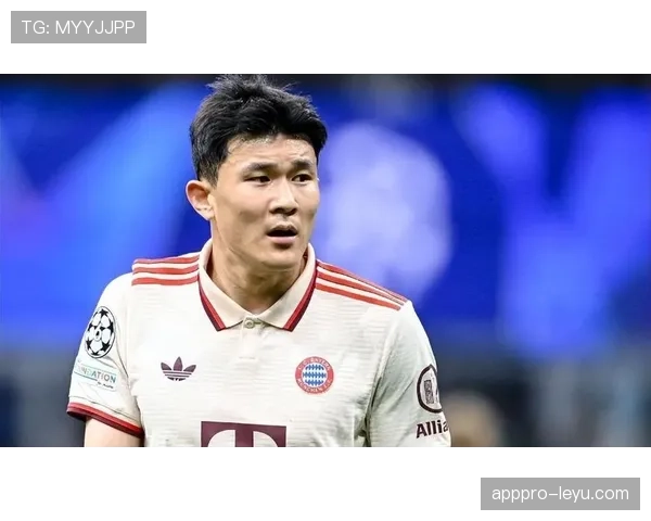 金玟哉欧冠头球建功助球队晋级，出色表现引热议