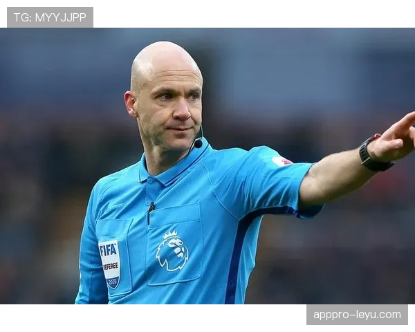 查理·泰勒英超表现稳健，潜力与技术获瞩目