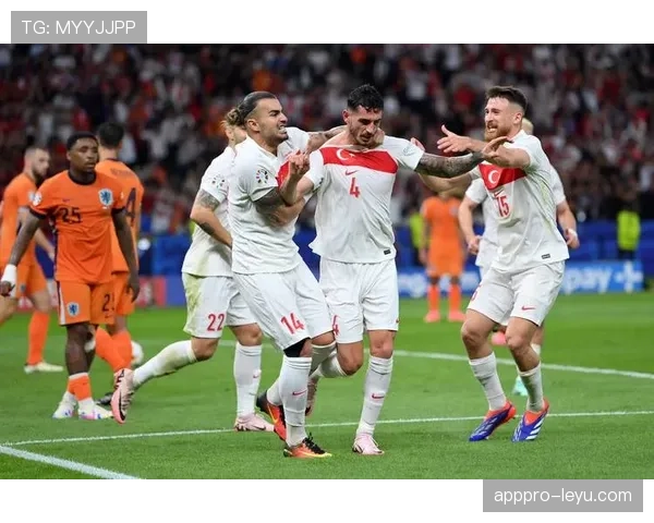 足球球员近期表现稳健,状态持续提升值得关注 足球球员近期表现稳健,状态持续提升值得关注