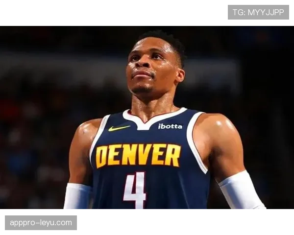 罗伯特森突破制造空位更注重组织与威少不同